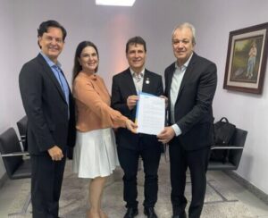 Ibef-ES e Bandes firmam termo de cooperação para fortalecer conexão entre mercado e desenvolvimento capixaba
